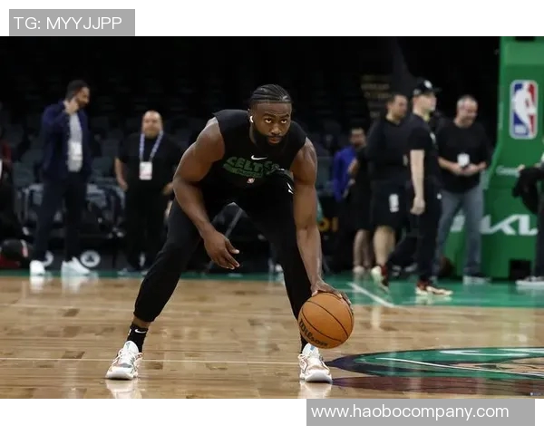 杰伦布朗直言篮球真相不容忽视关键罚球失误引发热议