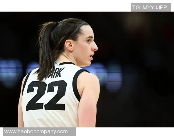 库里对UA招募克拉克失败感到失望同时各大品牌年薪报价分析