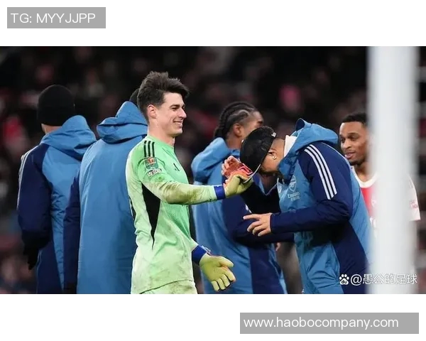 夸张界外球助攻水晶宫小禁区凯帕失误险送大礼 夸张界外球助攻水晶宫小禁区凯帕失误险送大礼