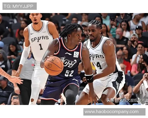 文班在前两场比赛中狂砍69分26板12帽展现全能实力有望同时夺得MVPDPOY和MIP