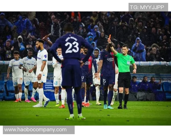 巴黎对阵梅斯大名单公布舍瓦利耶贝拉尔多卢卡斯回归登贝莱缺席