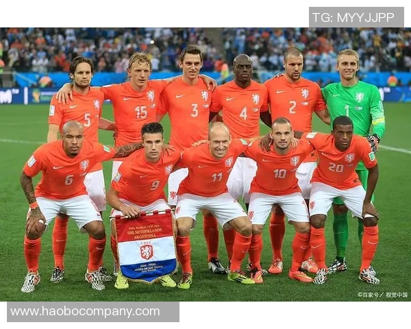 荷兰队官方推特发布海报热身世预赛对阵马耳他德容加克波等明星球员亮相